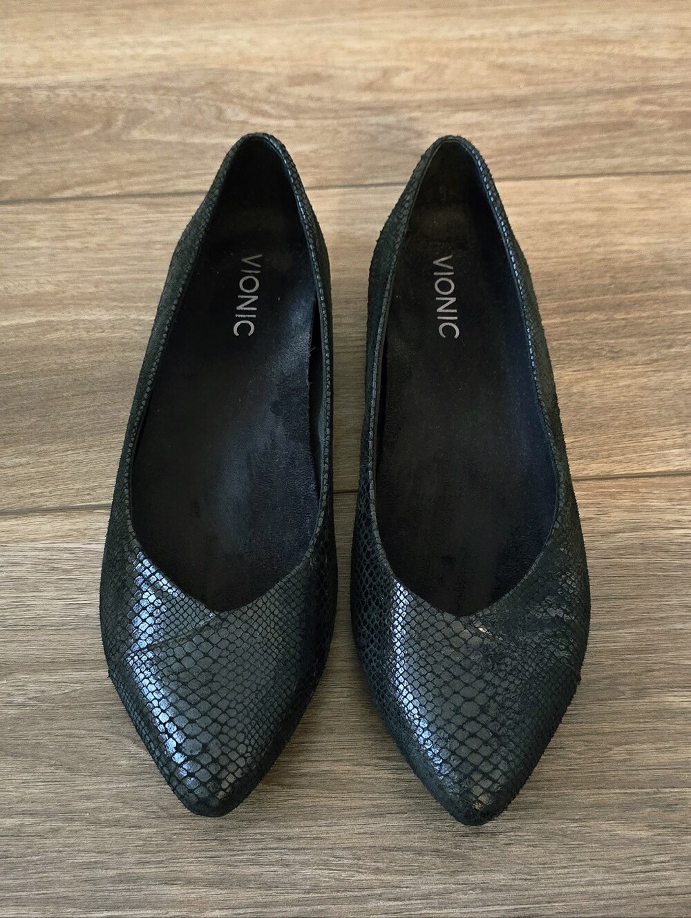 Women's Vionic Black Snakeskin Pointed Toe Flats